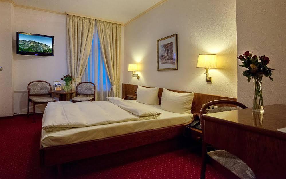 Hotel Am Kochbrunnen Wiesbaden Dış mekan fotoğraf